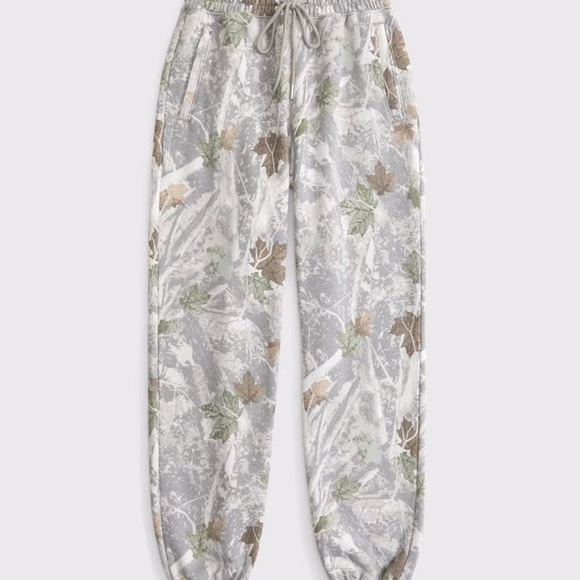 Abercrombie & Fitch Pants - Abercrombie & Fitch Gray Camo Joggers